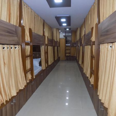 Metro Inn Dormitory Bombaj Zewnętrze zdjęcie