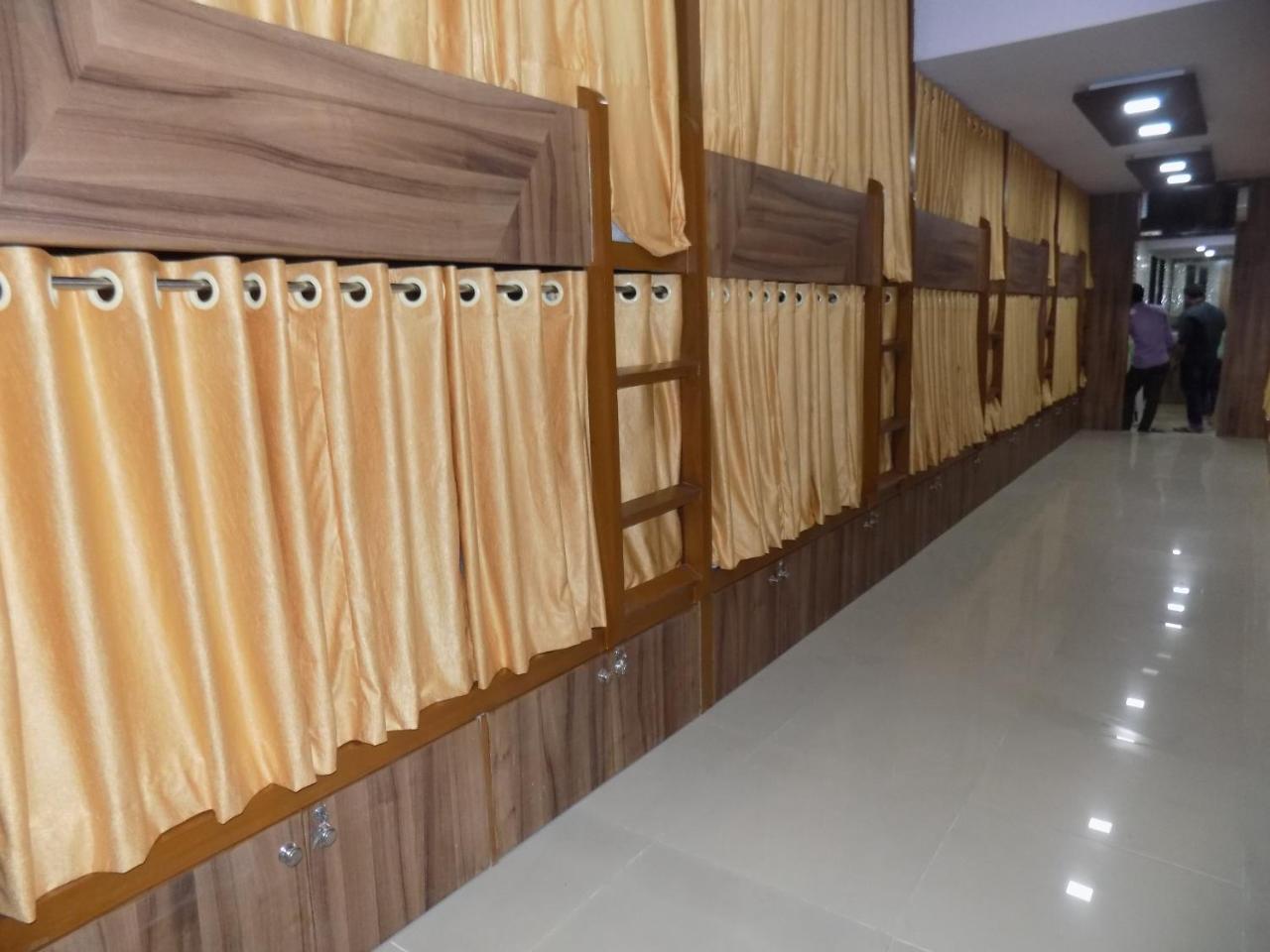 Metro Inn Dormitory Bombaj Zewnętrze zdjęcie