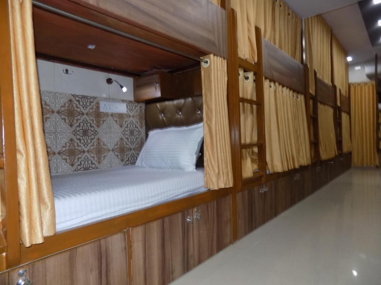 Metro Inn Dormitory Bombaj Zewnętrze zdjęcie