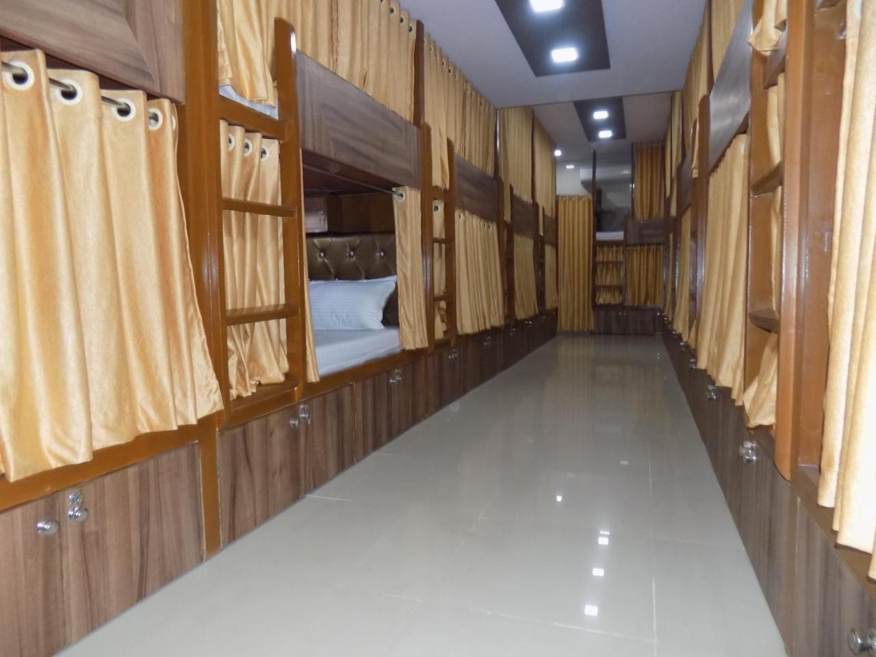 Metro Inn Dormitory Bombaj Zewnętrze zdjęcie