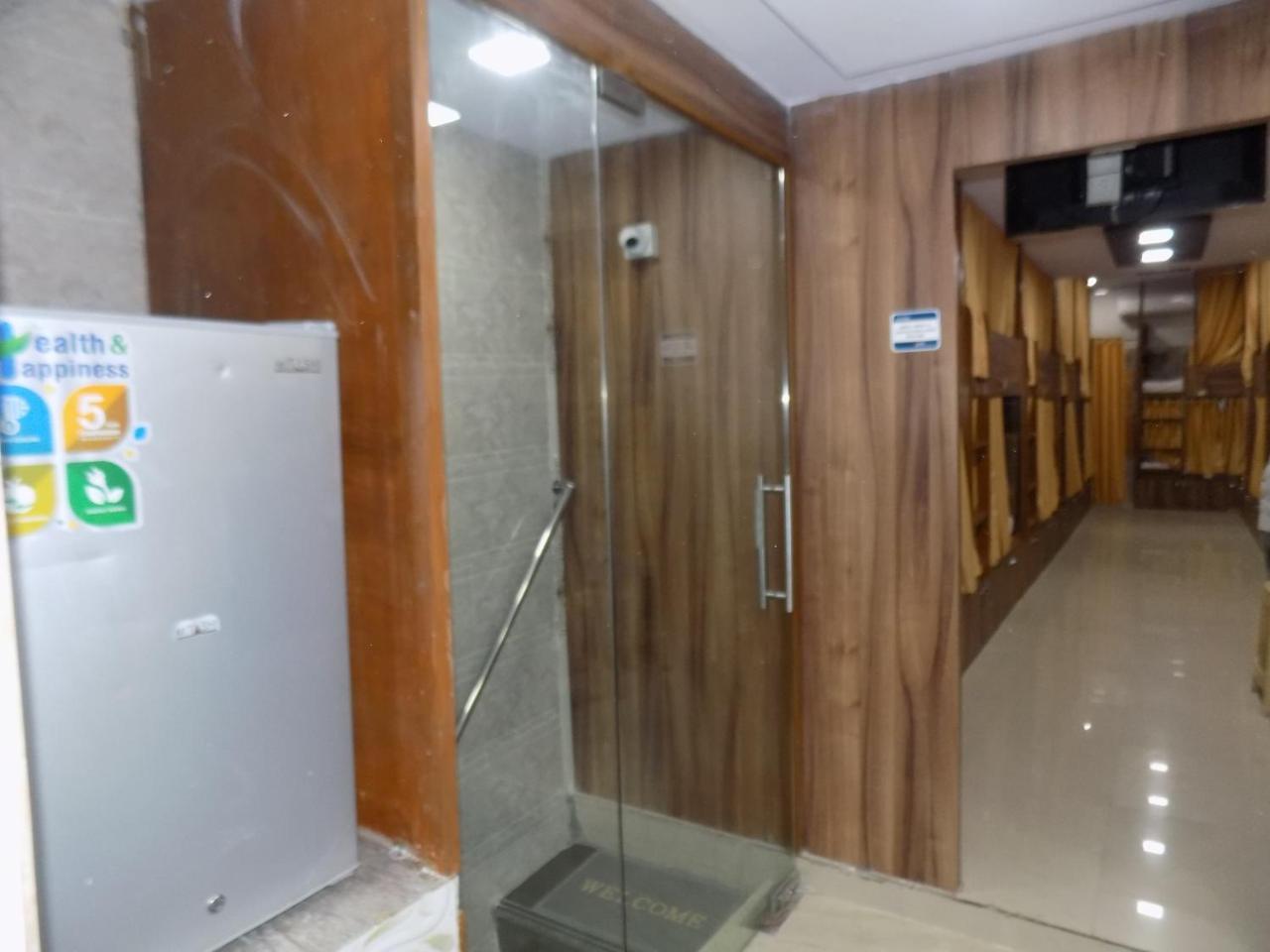 Metro Inn Dormitory Bombaj Zewnętrze zdjęcie
