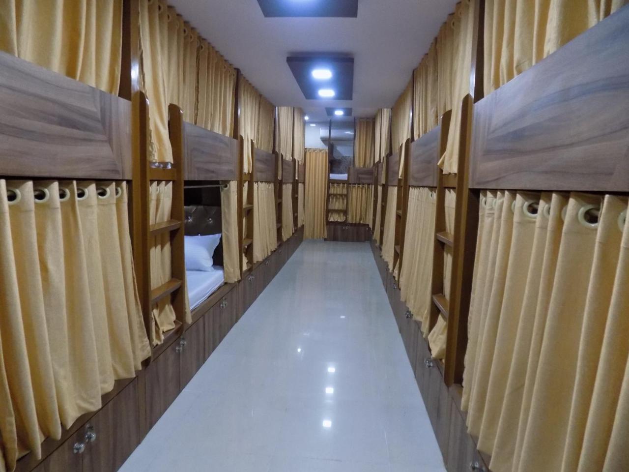 Metro Inn Dormitory Bombaj Zewnętrze zdjęcie